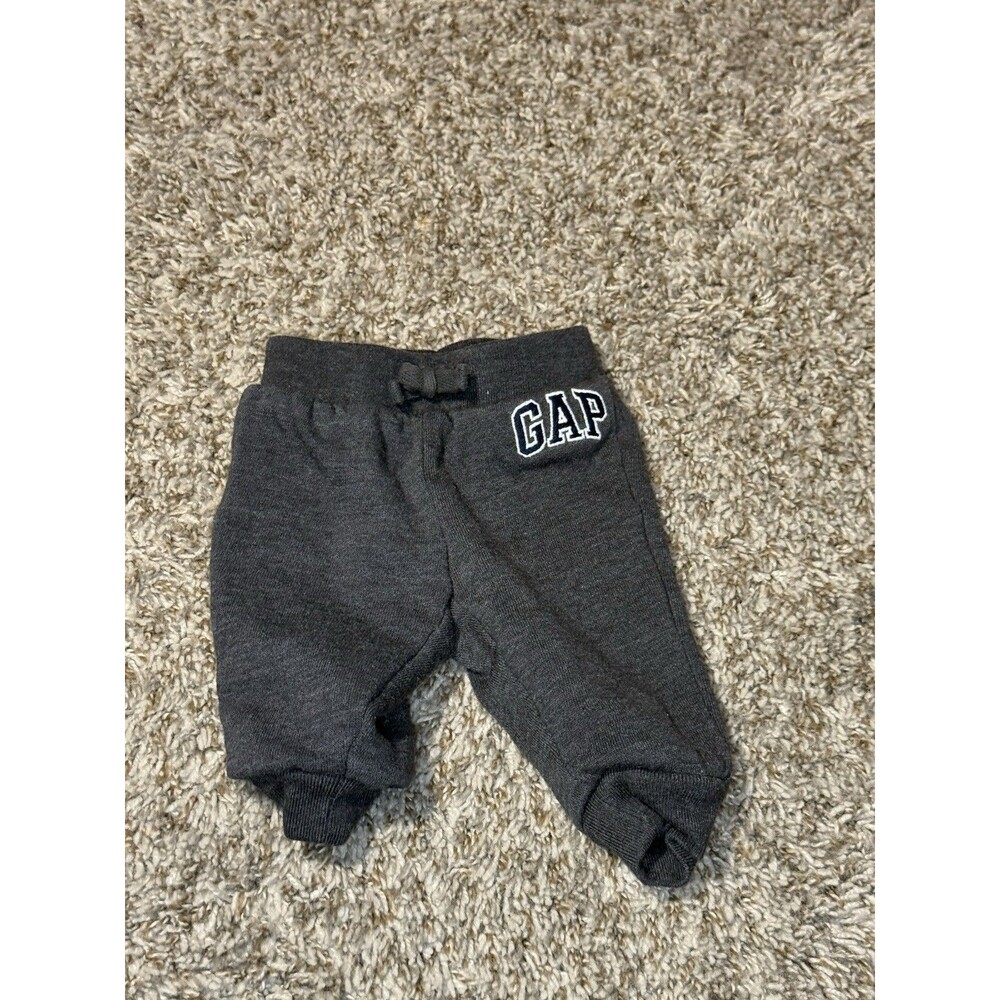 GAP Baby Jogger Sweatpants Gray Logo Pull On Pants Size 0–3 Months